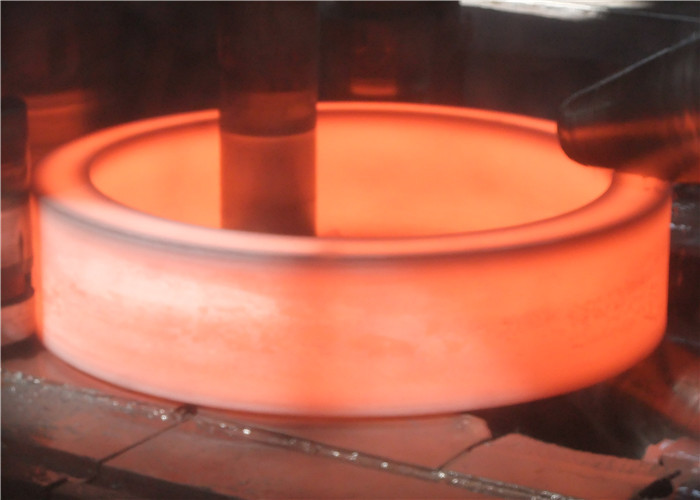 El EN laminado en caliente 42CrMo4 forjó el engranaje Blnaks del tratamiento térmico de los anillos Q+T del acero