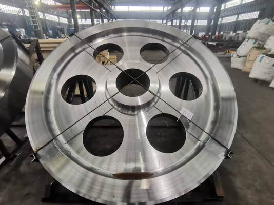 Forja de metal versátil para proyectos de ingeniería personalizados que requieren propiedades mecánicas y físicas adaptadas